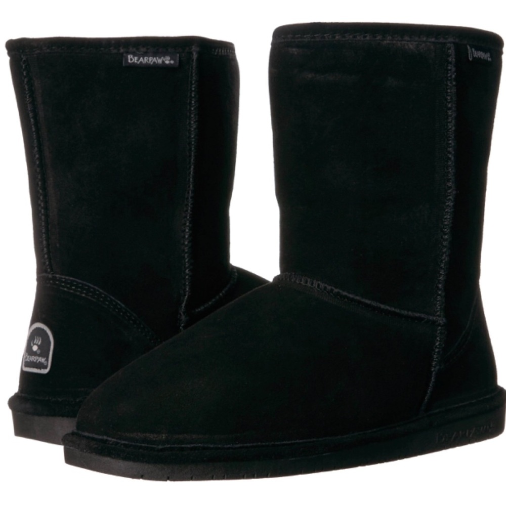 BearPaw Emma Short in black size 8